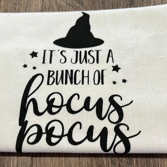 It's Just a Bunch of Hocus Pocus Tea Towel.  100% Cotton. Length-28.5" Width-27.25" Green Bee Towels