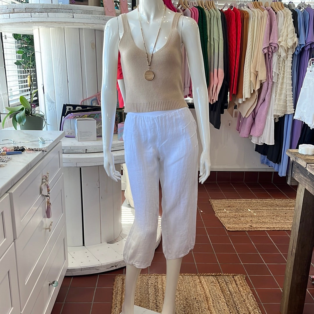 Solid Linen Capris by Splendid Iris Threads available in sizes Small through XL.  100% Linen.  Available in Black or White.  Inseam: 21" Rise: 10.5"