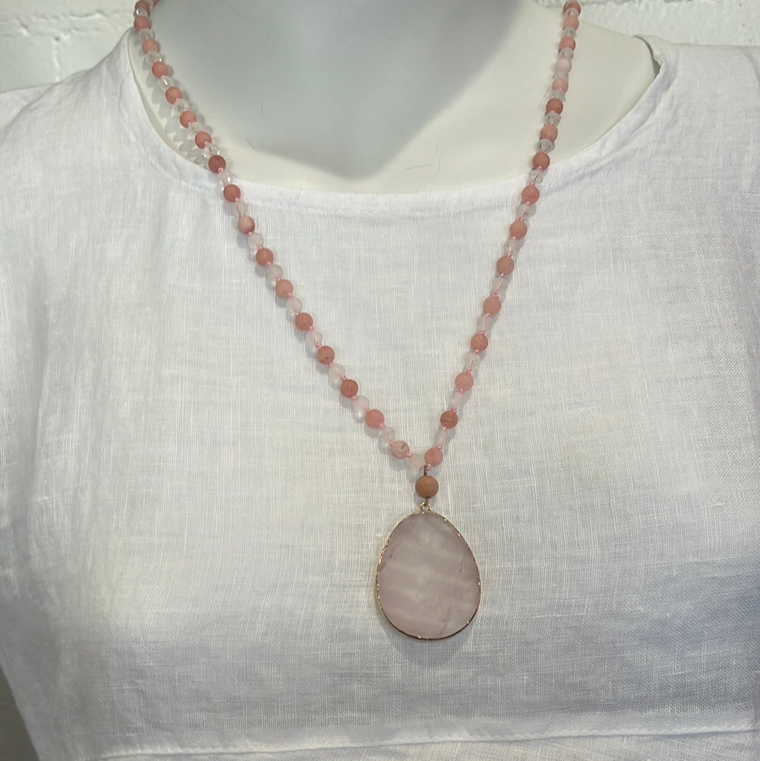 16" pink and coral pendant necklace