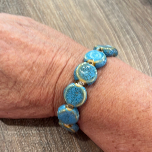 Blue disk stretchy bracelet