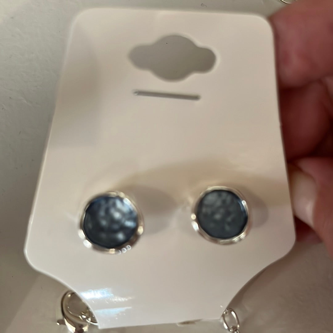 Dark blue circle post earrings