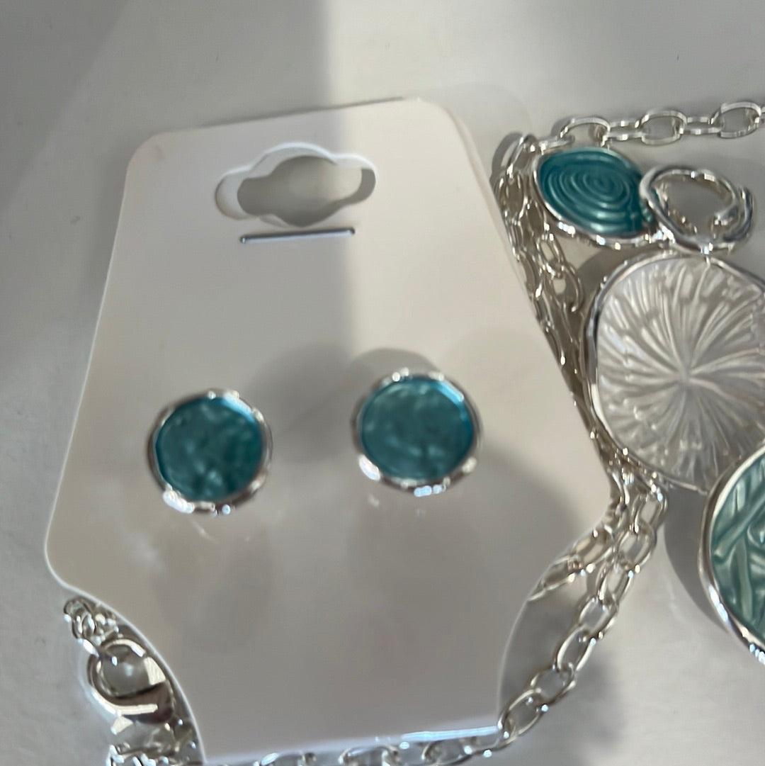 Turquoise disk earrings. Post