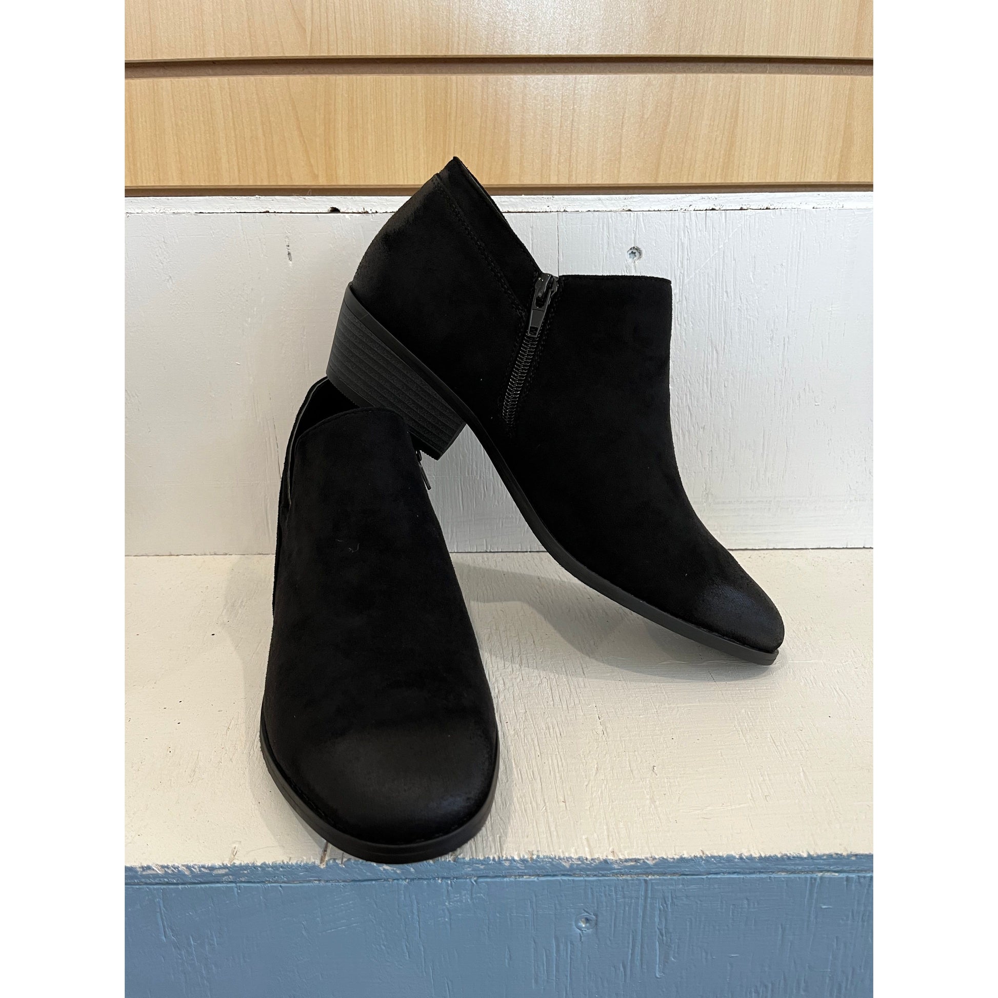 Zip up ankle bootie black or taupe
