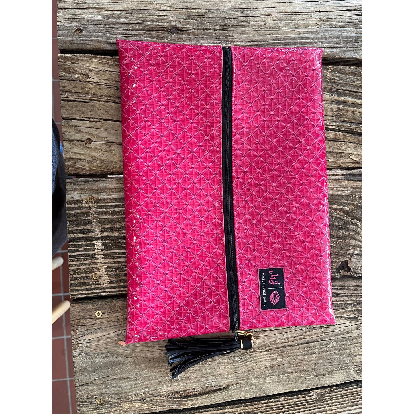 7 1/2 x 11" medium make up bag by Makeup Junkie.  Handmade in Texas, and featured on Shark Tank. Pink Diamond
