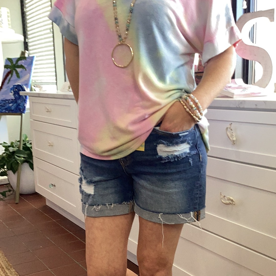 Zenana Distressed Dark Wash  Denim Shorts, Available in sizes S-L,  93% Cotton 5% Polyester, 2% Spandex