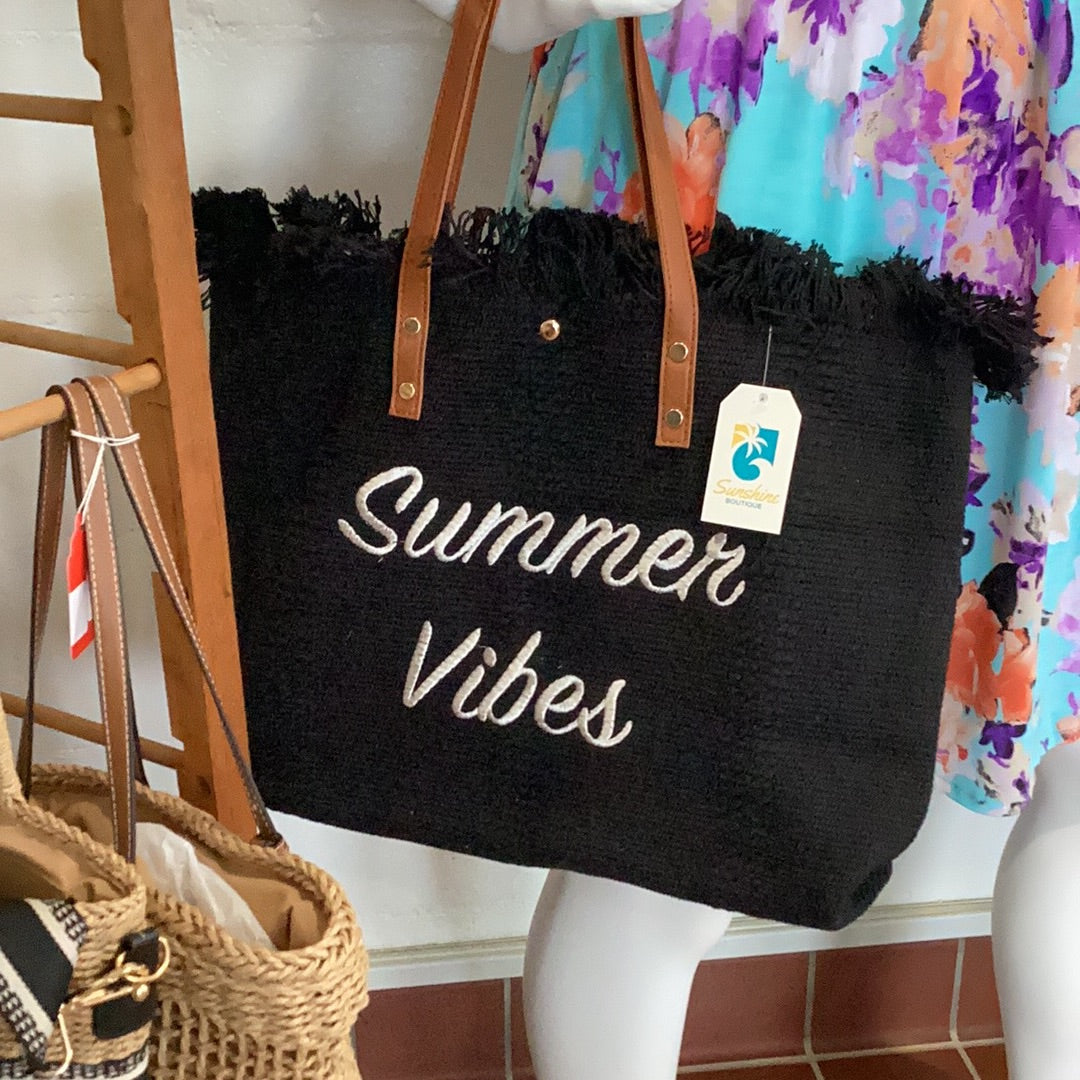 Embroidered "Summer Vibes" canvas beach bag with fray. Black